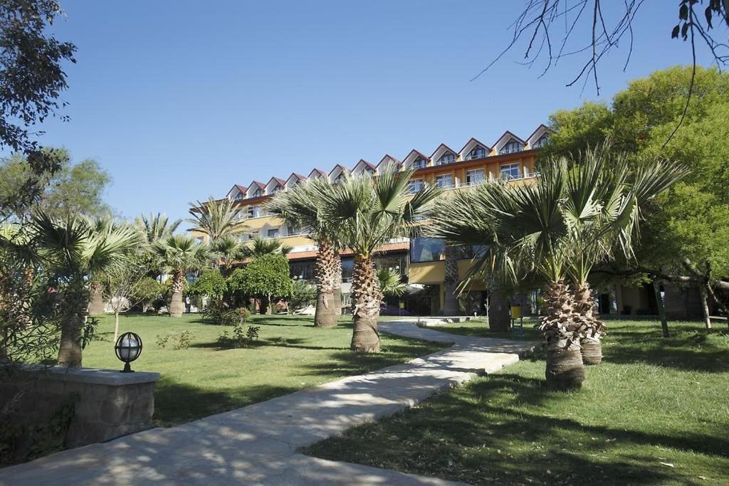 Halic Park Hotel Ayvalik Exterior photo