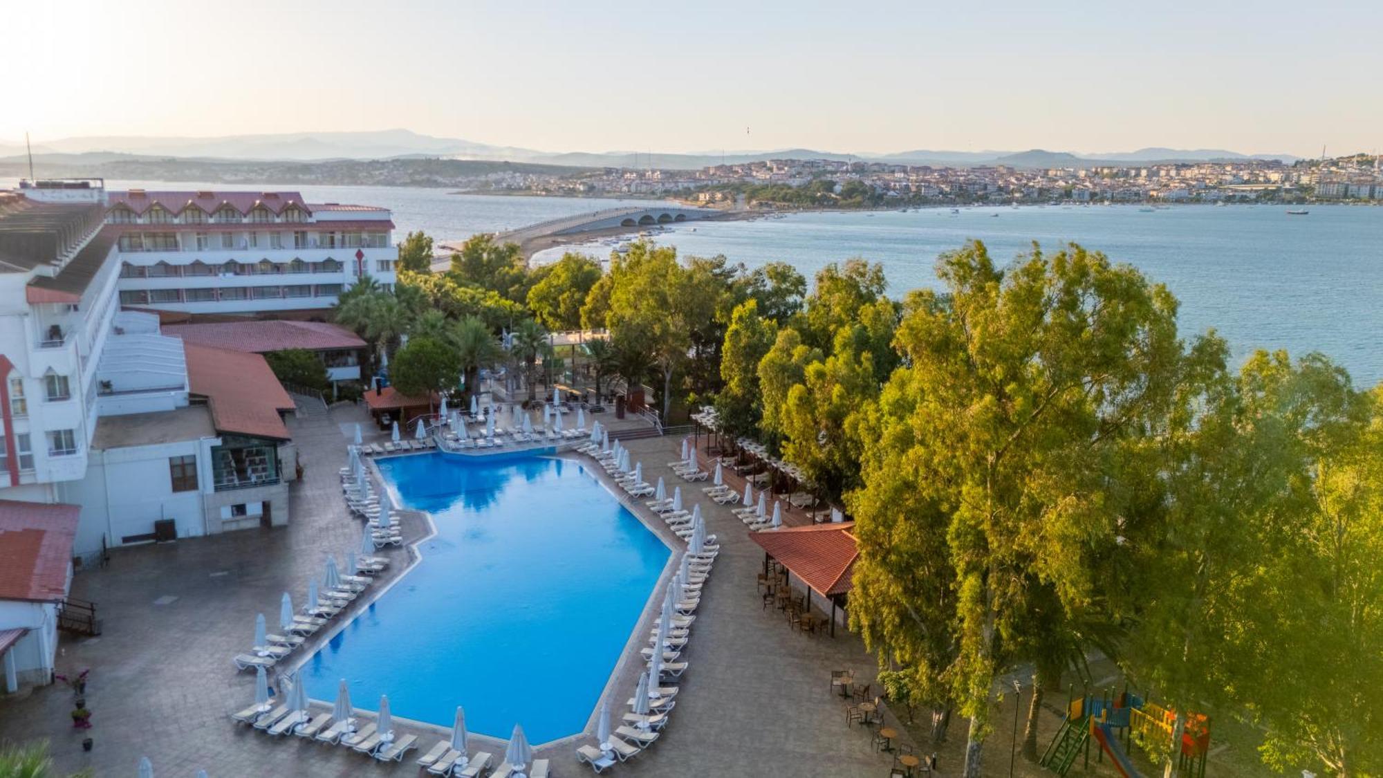 Halic Park Hotel Ayvalik Exterior photo