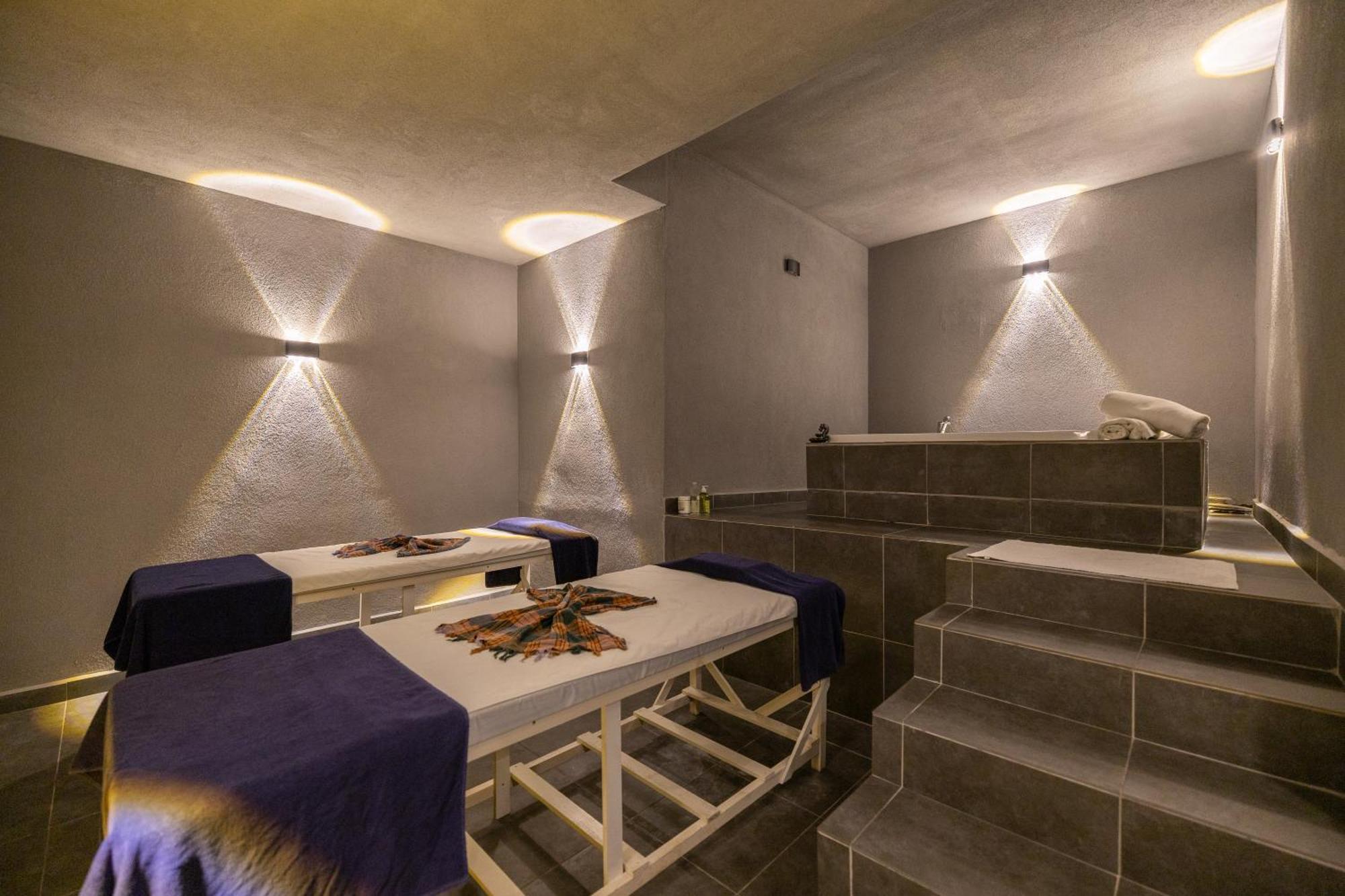 Halic Park Hotel Ayvalik Exterior photo